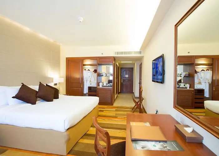 Hotel The Emerald Ratchada