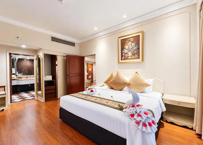 Hotel The Emerald Ratchada