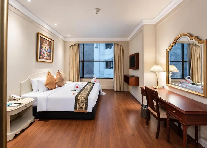 Hotel The Emerald Ratchada