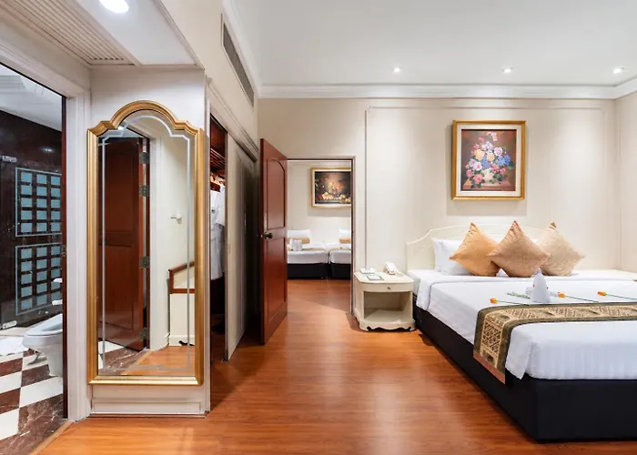 Hotel The Emerald Ratchada 5*