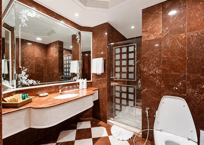 Hotel The Emerald Ratchada 5*