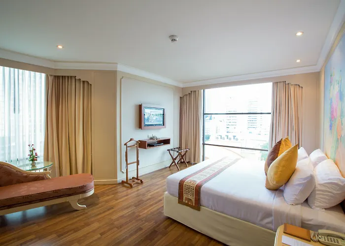 Hotel The Emerald Ratchada