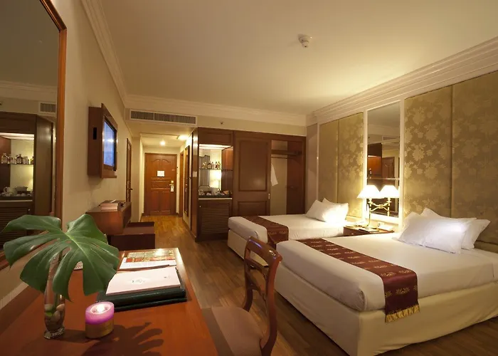 Hotel The Emerald Ratchada 5*